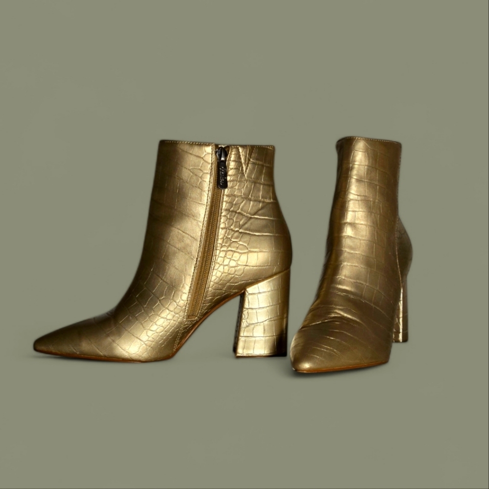 Charles David Virgil Gold Ankle Boots sz 8M